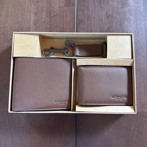Coach Large & Small Wallet, and Keychain set. Brand new!